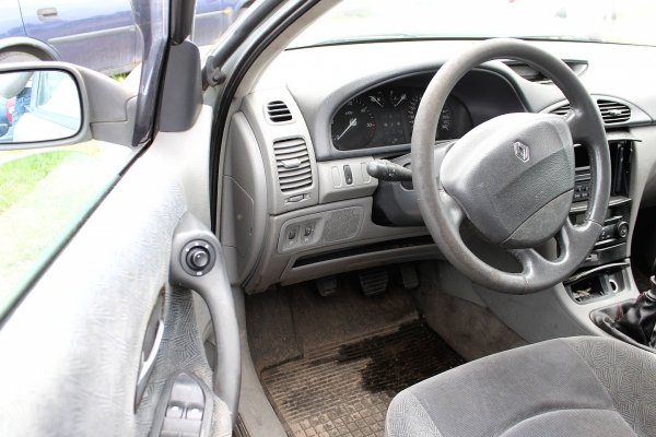 Renault Laguna II 2001 1.9DCI F9Q754 Liftback [B]