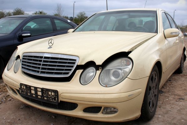 Zamek drzwi tył prawy Mercedes E-klasa W211 2002 Sedan 