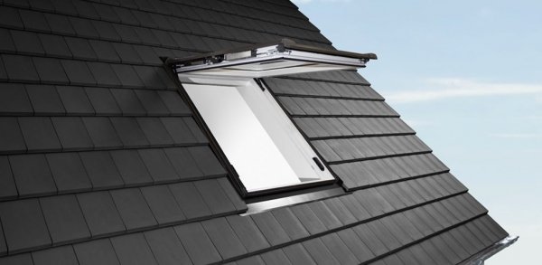 Dachfenster Roto i89P K2EF (i89P K WD) elektrisches Klapp-Schwingfenster blueTec Plus aus Kunststoff mit Wärmedämmblock