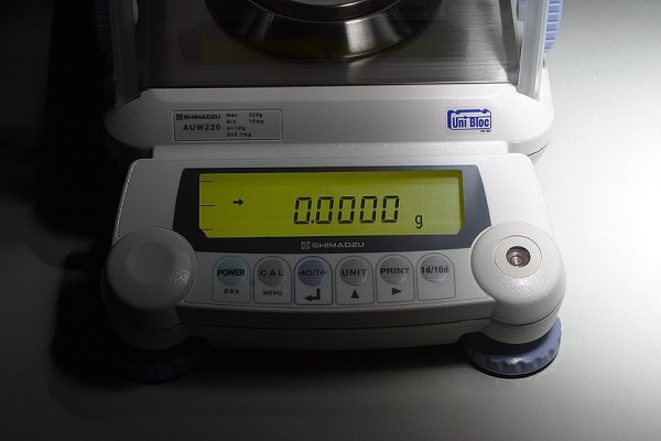 Waga analityczna Semi-Micro SHIMADZU AUW220D-V