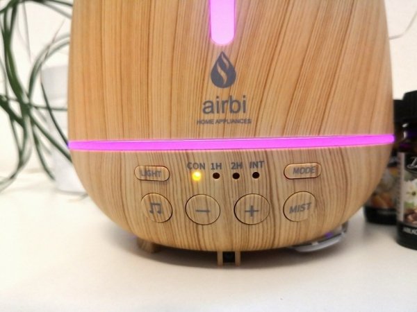  Airbi SONIC dyfuzor zapachów aromatyzer i nawilżacz powietrza ultradźwiękowy 2 w 1 jasne drewno
