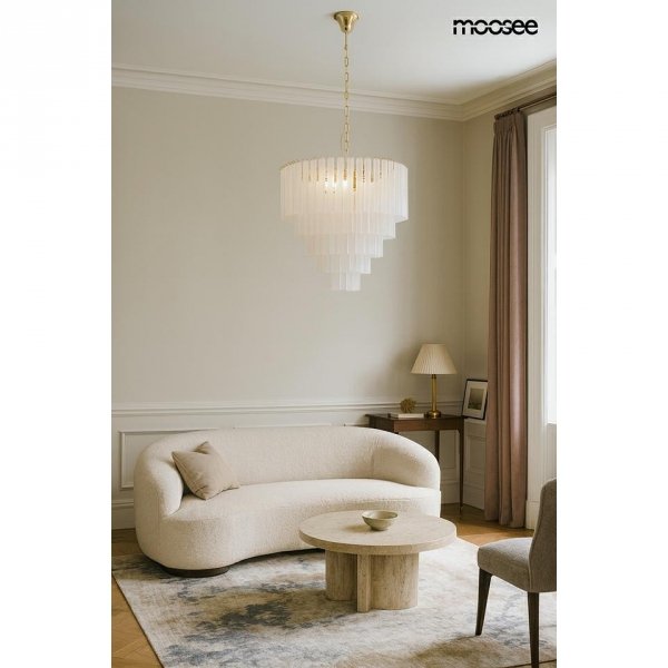 Elegancki złoty żyrandol do salonu w stylu glamour z mlecznobiałymi kloszami GORDON MSE1501100562 MOOSEE