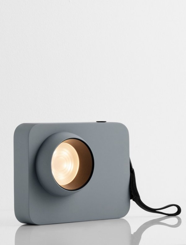 Designerska lampka biurkowa w kształcie aparatu fotograficznego PARINAS LE44509 Luces Exlusivas