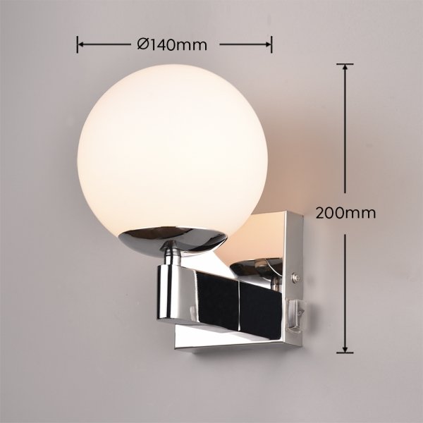 Nowoczesny Kinkiet Do Łazienki W Kolorze Chrom Z Włącznikiem IP44 Szklany Klosz KULA 284270106 TRIO