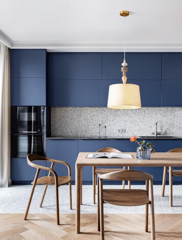 Klasyczna lampa wisząca z dekoracja ceramiczną i beżowym abażurem ALEM LE44201 Luces Exclusivas