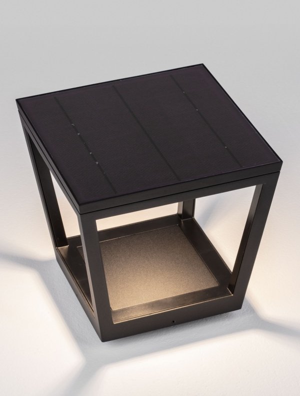 Minimalistyczna lampa solarna zewnętrzna do ogrodu z czujnikiem ruchu klasyczna LED aluminiowa kolor antracyt IP54 CANDELA LE75178 Luces Exclusivas