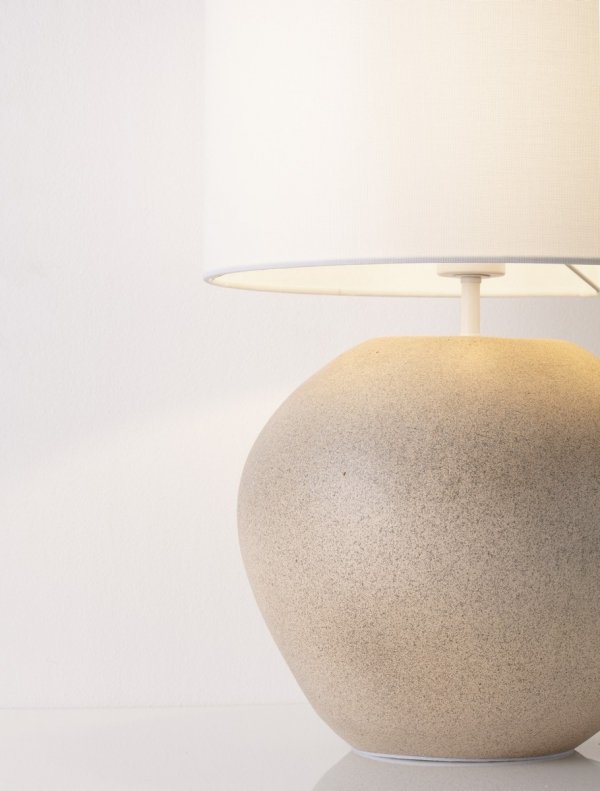 Lampka stołowa nocna abażurowy biały klosz gips klasyczna minimalistyczna uniwersalna możliwość ściemniania ORBEZIA LE45279 Luces Exclusivas