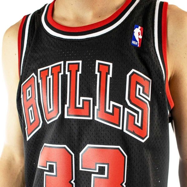 Mitchell &amp; Ness koszulka męska Chicago Bulls NBA Swingman Alternate Jersey Bulls 97 Scottie Pippen SMJYGS18151-CBUBLCK97SPI