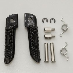 BIKETEC PARTS ZESTAW PODNÓŻKÓW (PODNÓŻKI) KIEROWCY KOMPLETNY Z MOCOWANIAMI SUZUKI GSXR 600/750/1000 01-12 KOLOR CZARNY