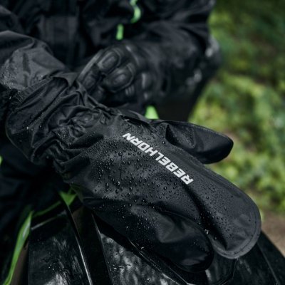 OSŁONA PRZECIWDESZCZOWA NA RĘKAWICE REBELHORN BOLT BLACK M