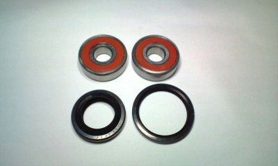 TOURMAX ŁOŻYSKA KOŁA PRZEDNIEGO Z USZCZELNIACZAMI HONDA CB 250N 79-82, CX 500/C/D 78-82, FT 500 82-83, GB 50 89-90, VT 500E 83, 