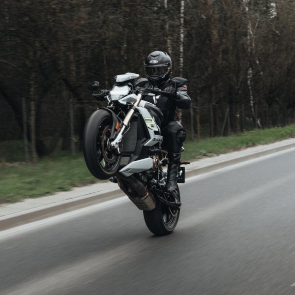 SPODNIE MOTOCYKLOWE SKÓRZANE REBELHORN VELOCE BLACK WHITE 50