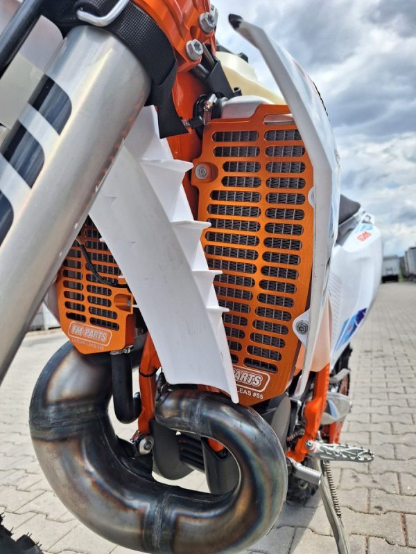 FM-PARTS OSŁONY CHŁODNICY (KRATKI) ALUMINIUM KTM/HUSQVARNA/GAS GAS 20-26 TBI / TPI KOLOR POMARAŃCZOWY