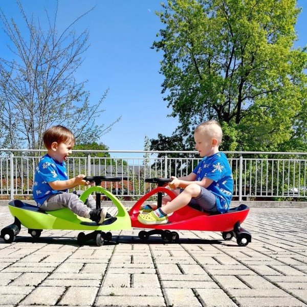 Pojazd dziecięcy TwistCar - jeździk dla dzieci + świecące kółka 