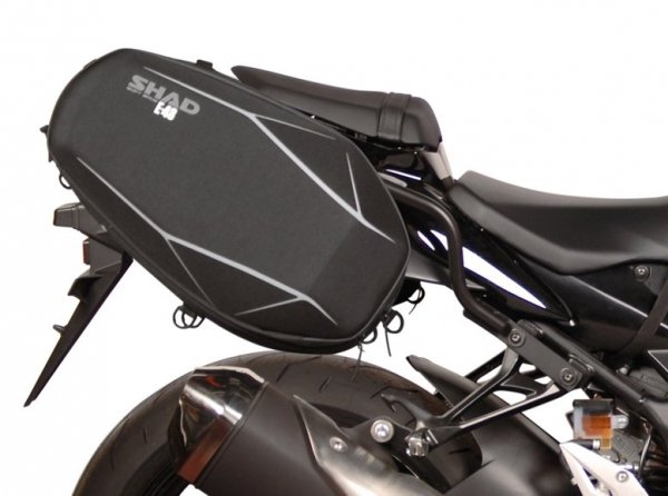 STELAŻ SAKW PÓŁSZTYWNYCH SHAD SUZUKI GSR 750