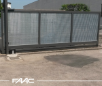 FAAC C721: Moc, Bezpieczeństwo i Zaawansowana Technologia w Napędach do Bram Przesuwnych