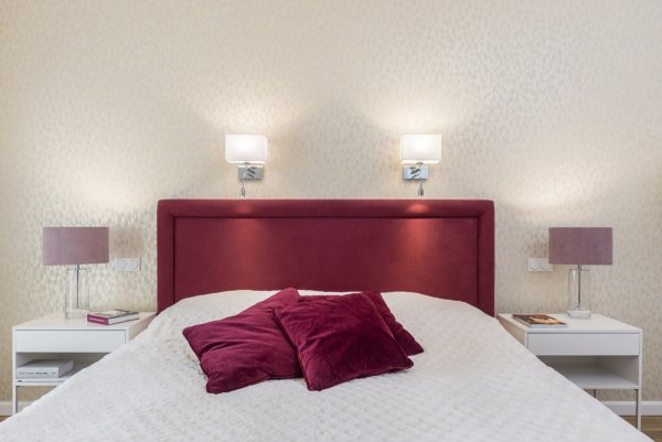 KINKIET DO SYPIALNI HOTELU DO CZYTANIA Z LAMPKĄ LED Z ABAŻUREM BIAŁYM Z WŁĄCZNIKAMI ARGON HILARY 867