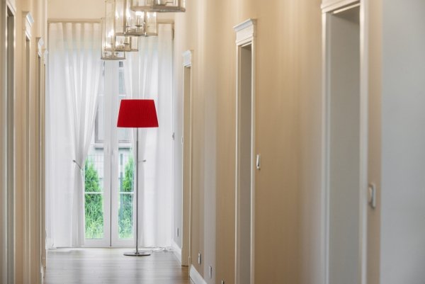 LAMPA PODŁOGOWA STOJĄCA CHROM CZERWONA Z CZERWONYM ABAŻUREM DO SALONU SYPIALNI ARGON ASTI 3848 