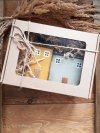 BOX zestaw drewnianych domków musztarda/j.szary