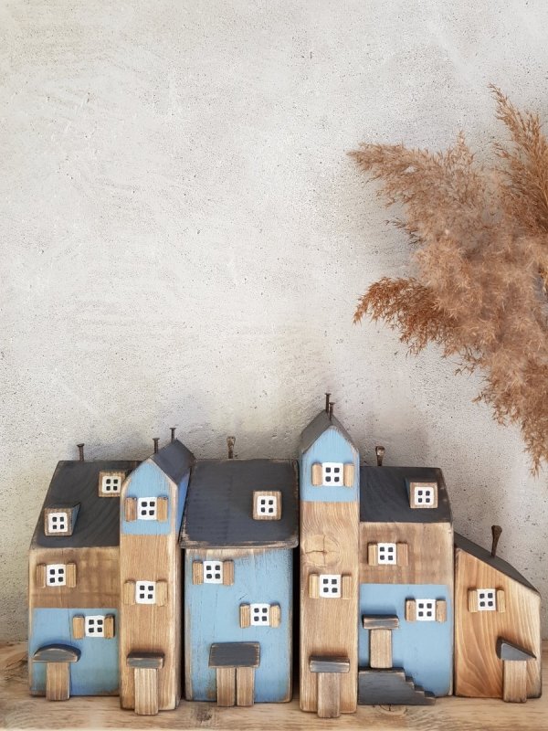 Zestaw drewnianych domków orzech/niebieski
