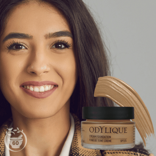 Odylique by Essential Care organiczny kremowy podkład do makijażu z filtrem mineralnym SPF 25 kolor 60 Warm Olive, 30 ml