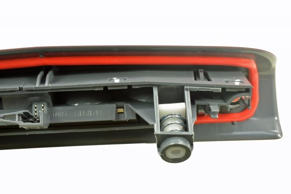 GM LAMPA ŚWIATŁO STOP STOPU OPEL CORSA D E ORYGINAŁ 13186347