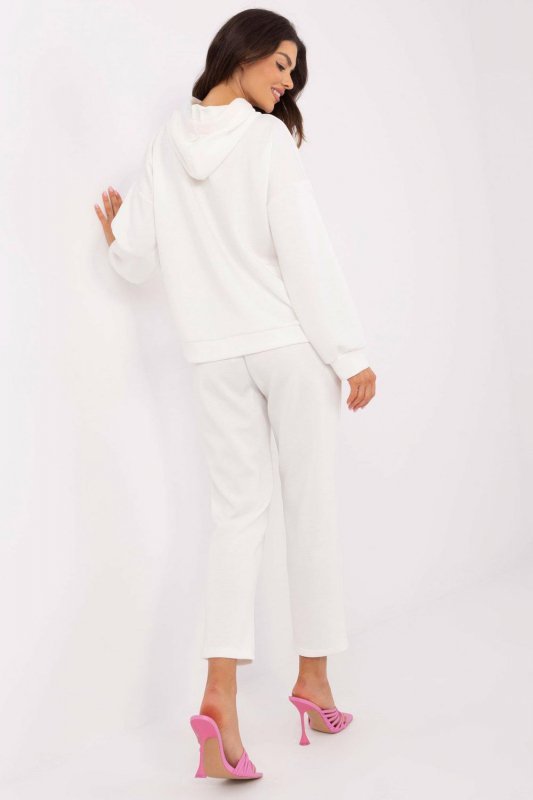 Spodnie Komplet Model DHJ-KMPL-20335.44 Ecru - Italy Moda