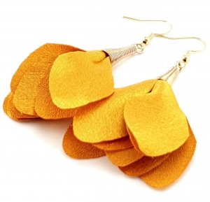 goldene Ohrringe aus Edelstahl