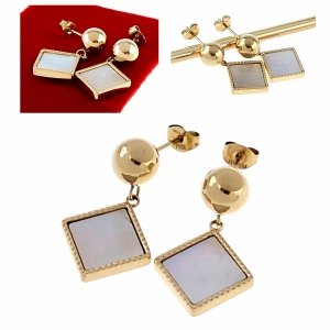 goldene Ohrringe aus Edelstahl