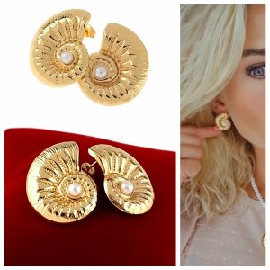 goldene Ohrringe aus Edelstahl