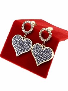 gold earrings made of stainless steel