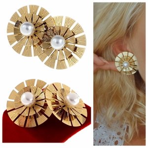 gold earrings made of stainless steel