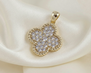 3735d Złota zawieszka błyszcząca pozłacana 14k koniczyna marokańska