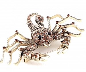 650 Elegancka broszka złota cyrkonia 
