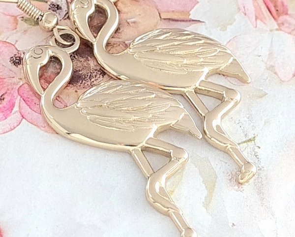 goldene Ohrringe aus Edelstahl