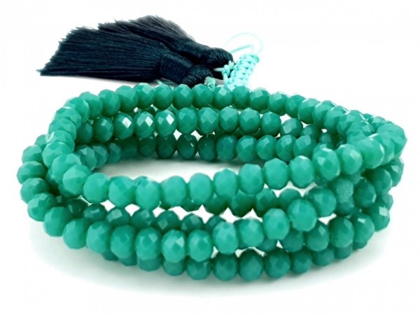 GOLDENES ARMBAND MIT EDELSTAHL