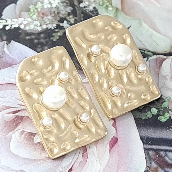 goldene Ohrringe aus Edelstahl
