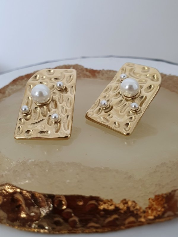 goldene Ohrringe aus Edelstahl