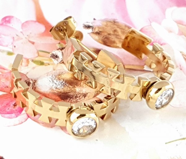 goldene Ohrringe aus Edelstahl