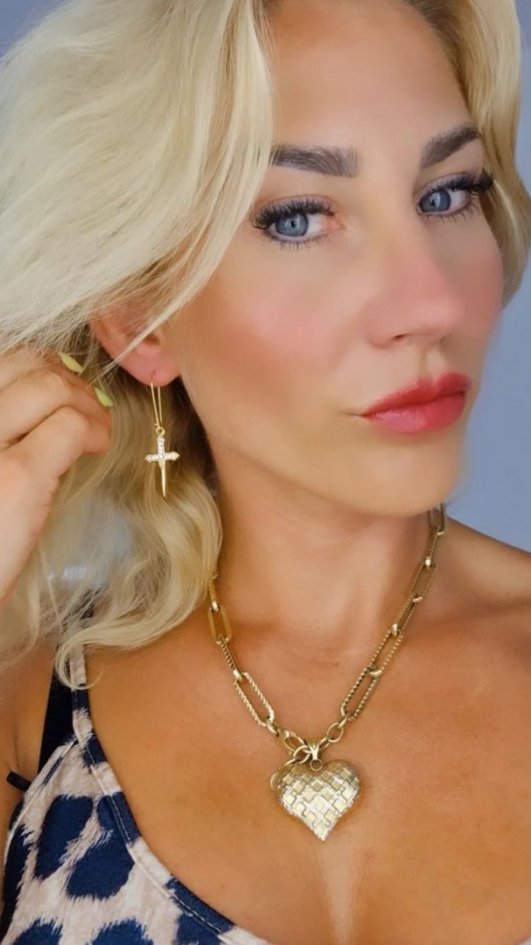 goldene Ohrringe aus Edelstahl