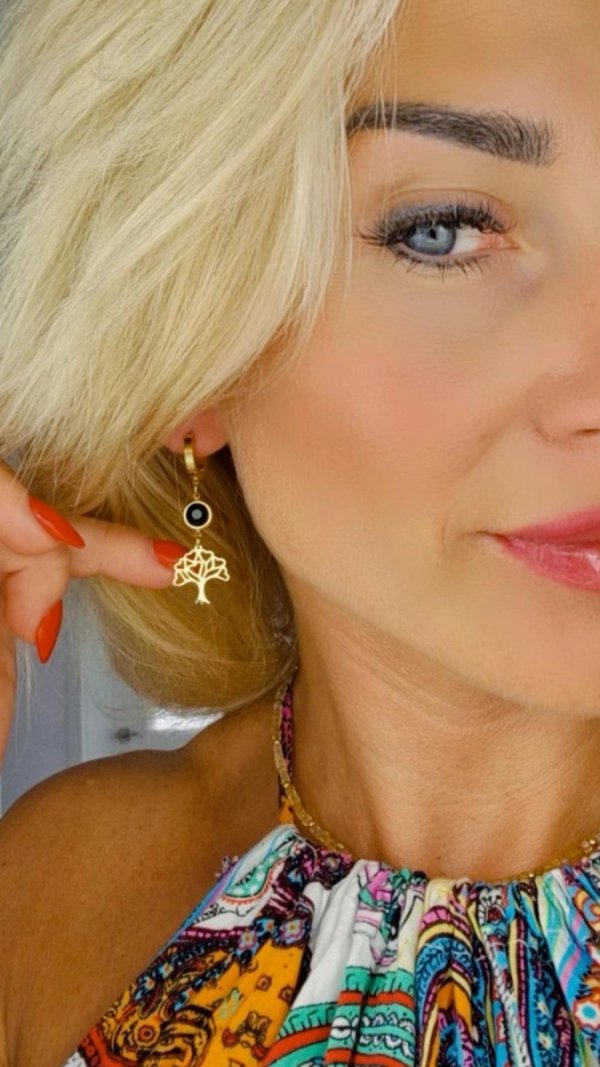 gold earrings made of stainless steel