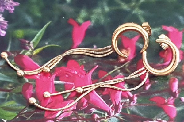 gold earrings made of stainless steel