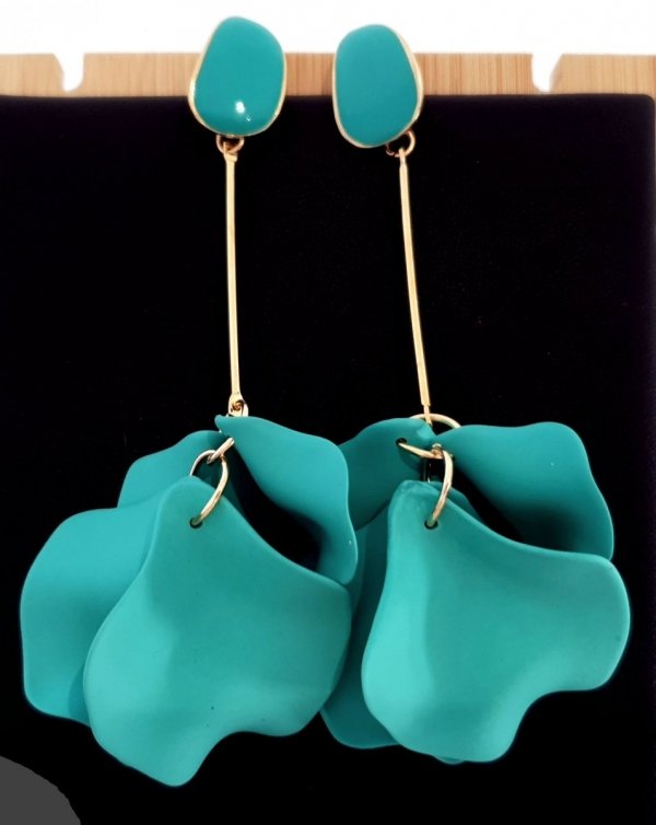 Golden earrings silk flowers