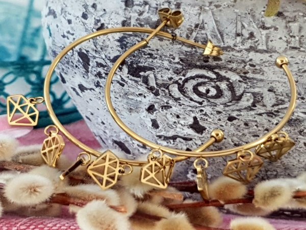 gold earrings made of stainless steel
