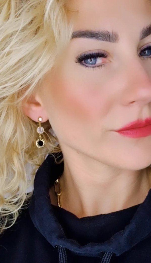gold earrings made of stainless steel