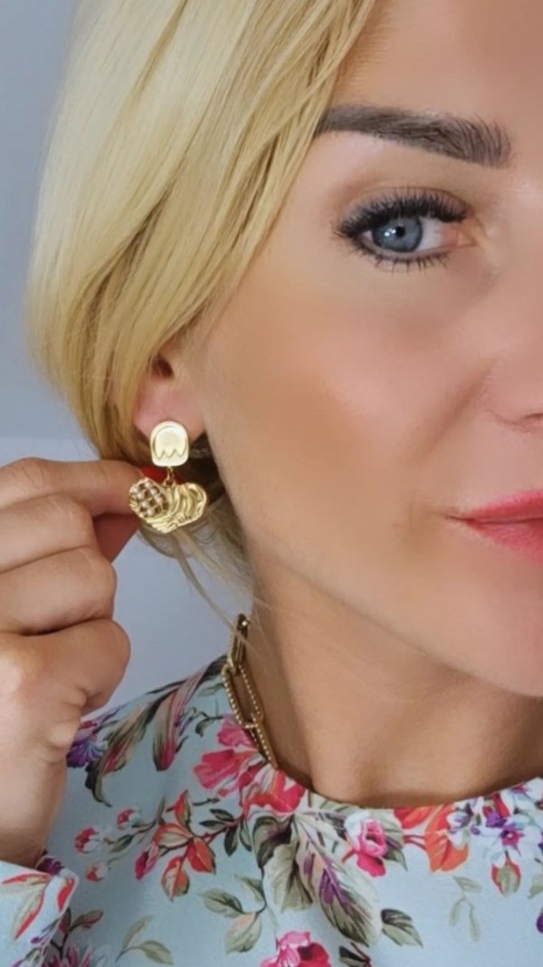 gold earrings made of stainless steel