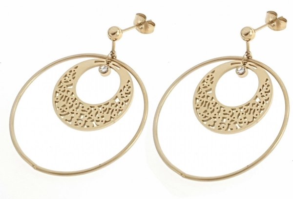 gold earrings made of stainless steel