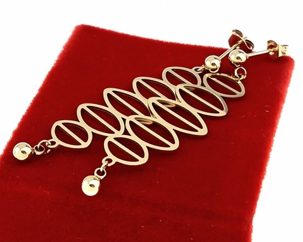 gold earrings made of stainless steel