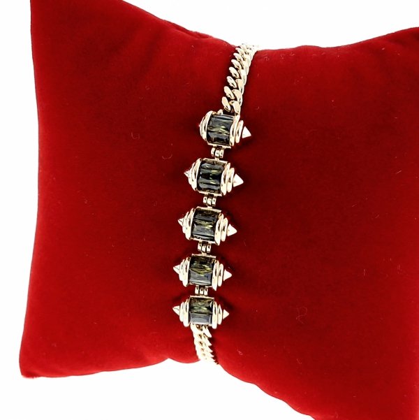 gold bracelet for a gold-plated leg