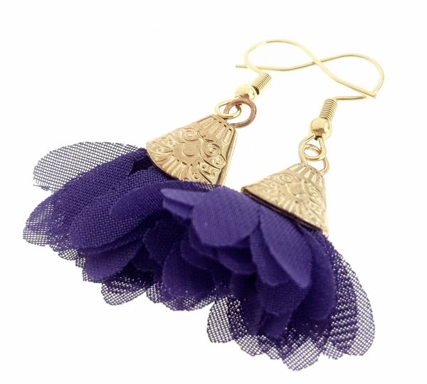 gold earrings made of stainless steel